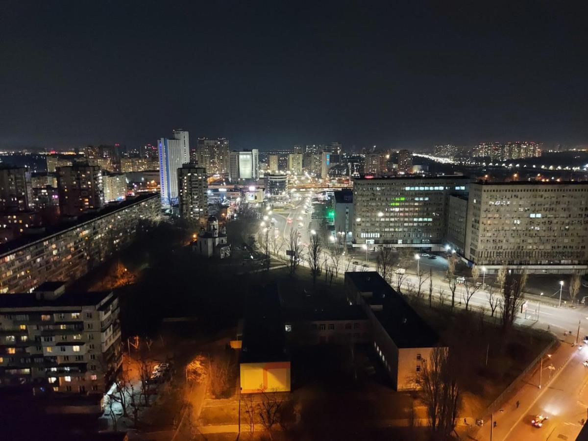 Студія З Неймовірним Краєвидом Біля М Лівобережна Ліфт Інтернет Працює Kijów Zewnętrze zdjęcie