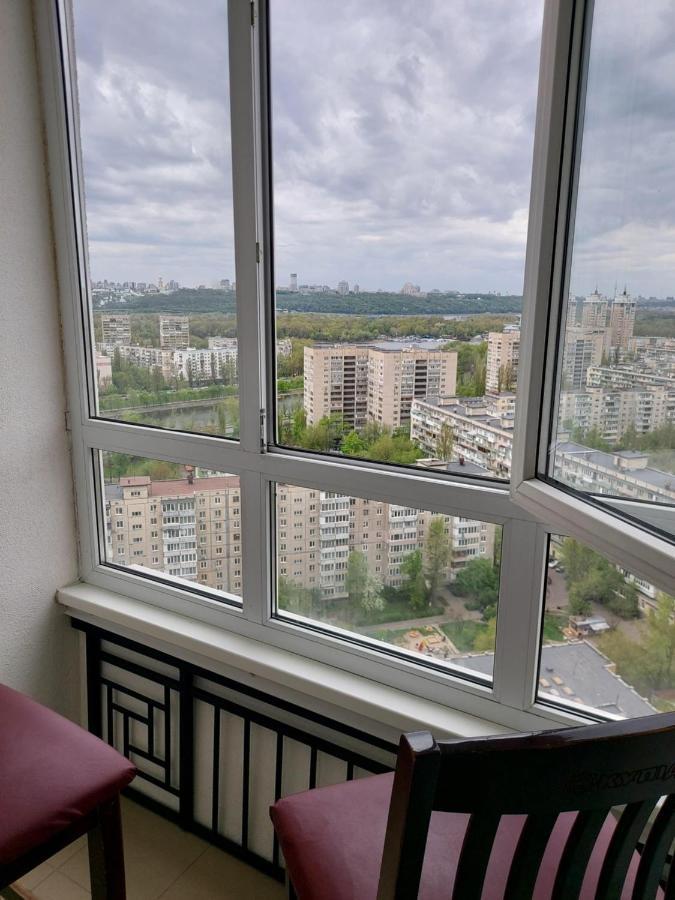 Студія З Неймовірним Краєвидом Біля М Лівобережна Ліфт Інтернет Працює Kijów Zewnętrze zdjęcie